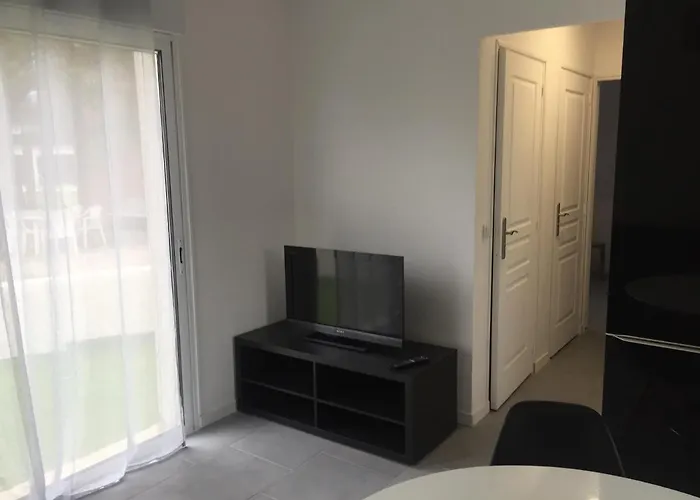 Maison Avec Jardin/Piscine - Quartier Residentiel