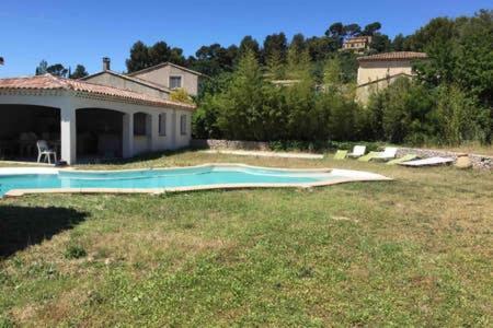 Maison Avec Jardin/piscine - Quartier Residentiel Holiday home *